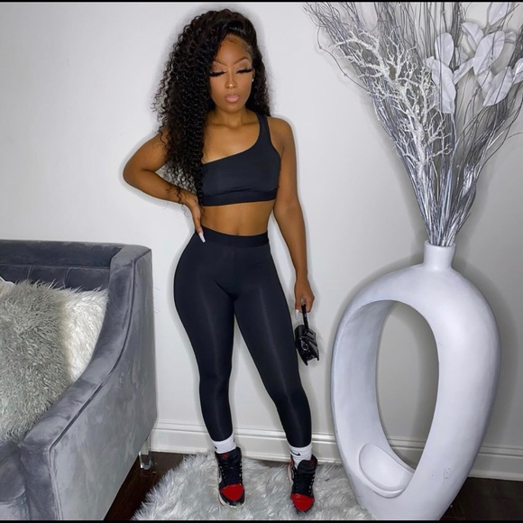 Two piece set - Picture 1 of 4